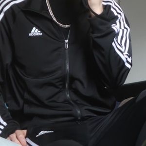 Meet your Posher, TrackieBoy